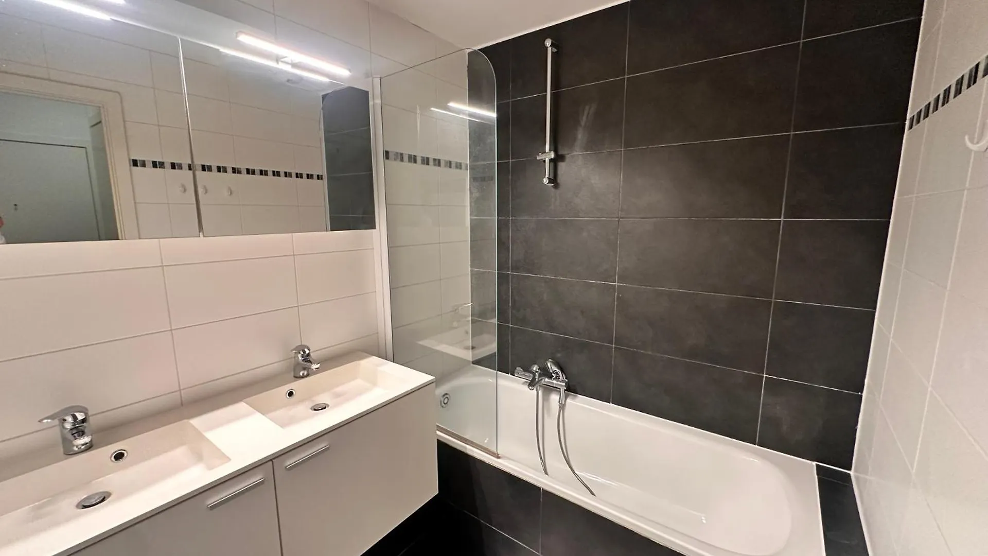 Cosy 2 Bedroom Apartment In City Center Brussels